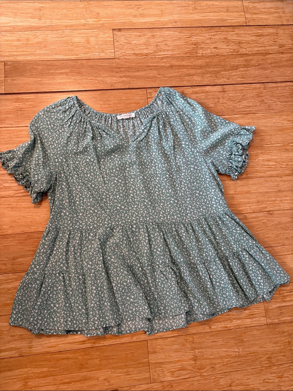 beachlunchlounge Sage Green Floral Ruffled Peplum Top